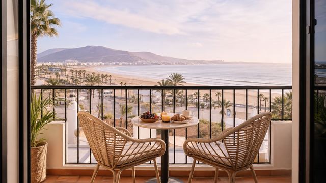 Balcon avec vue sur la plage d'Agadir
